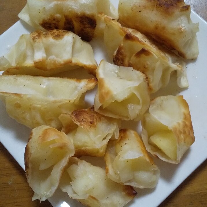 餃子の皮でリメイクなんちゃってアップルパイ